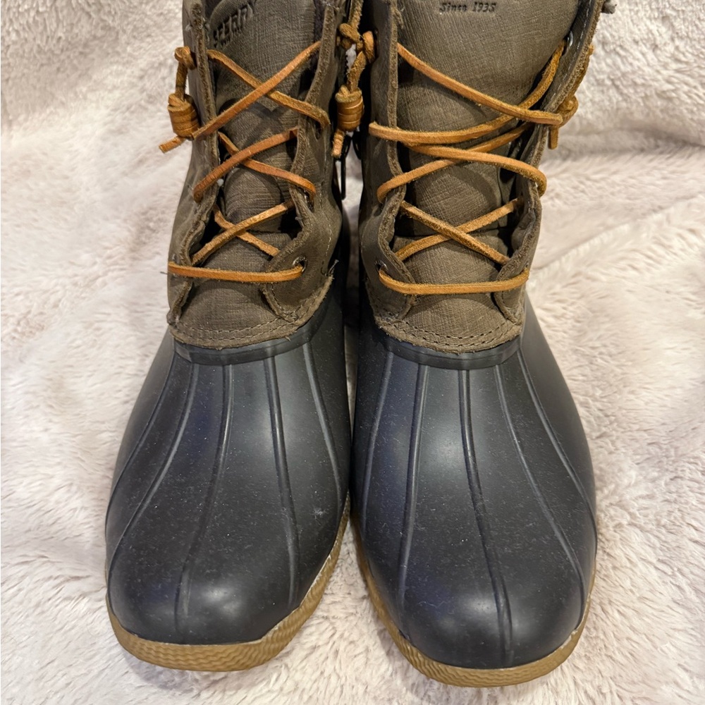 Sperry Women's Lace Up Boots - Black and Tan